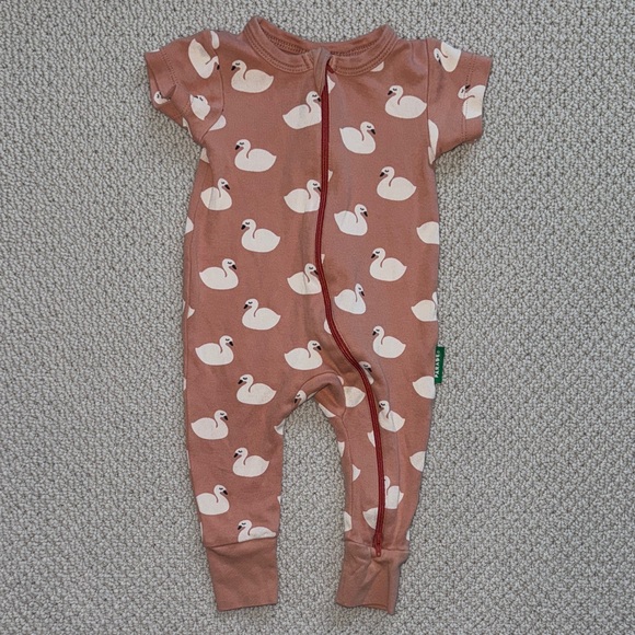 Parade Other - PARADE organic Swan Print Kids (Short sleeved) Pajamas - 0-3 months